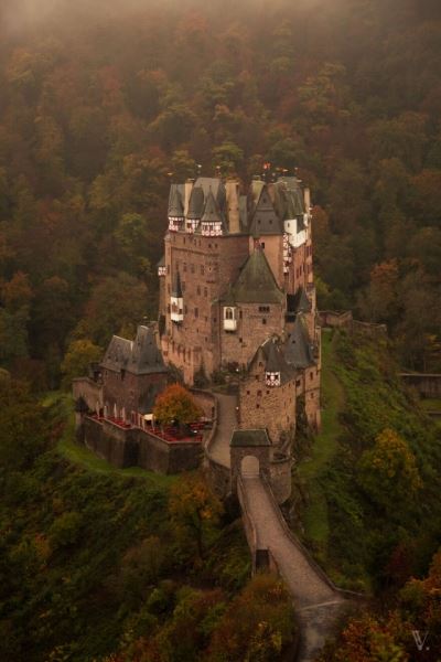 Красивые замки в разных уголках мира в фотографиях Винсента Кросе (20 фото)