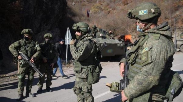 Министр обороны Азербайджана обсудил с новым командующим российскими миротворцами в Карабахе ситуацию в регионе