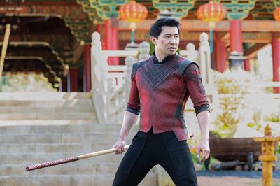 Сольник первого азиатского супергероя Marvel: Обзор фильма "Шан-Чи и легенда десяти колец"